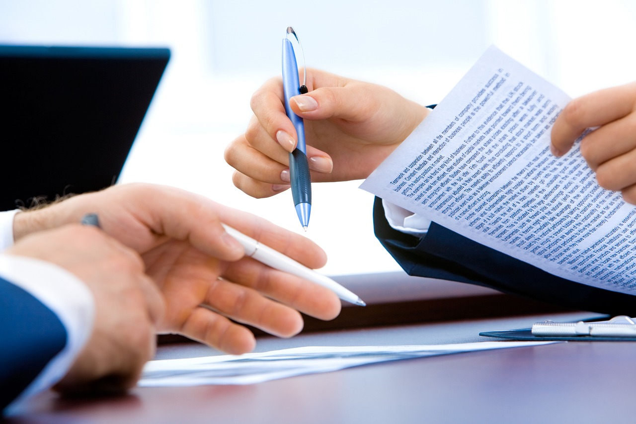 ¿Qué documentación se necesita para hacer un contrato?