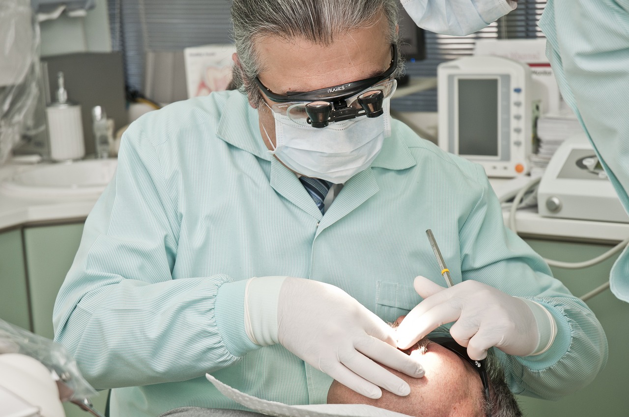 ¿Cómo es el trabajo de un dentista?