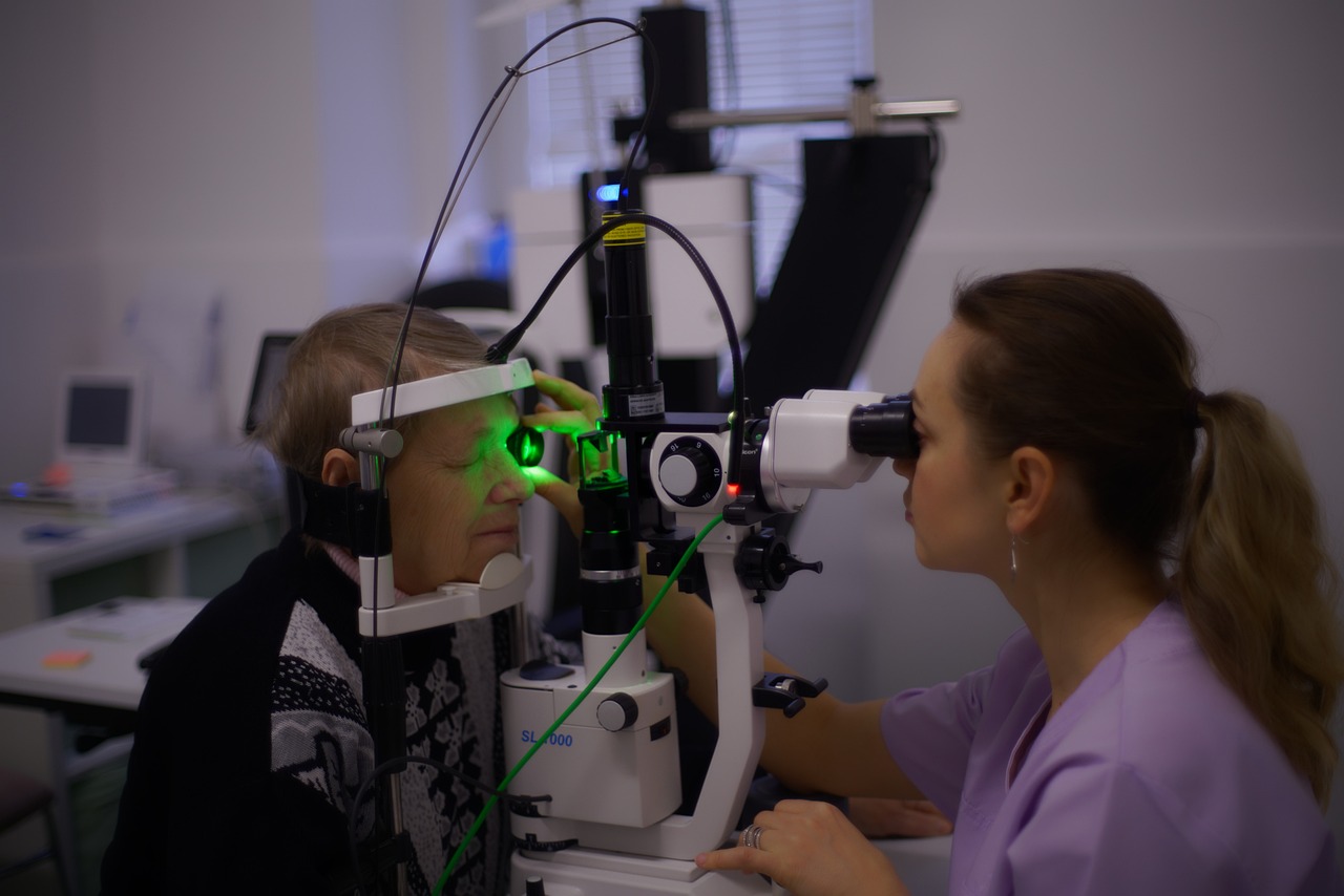 ¿Cuánto gana un optometrista al mes?
